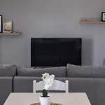 Three-bedroom In Apartamento Maslenica