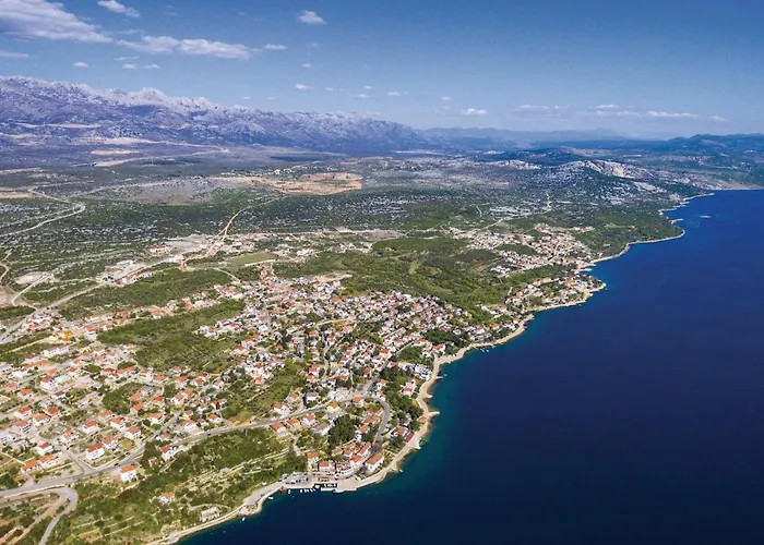 Three-bedroom In Apartament Maslenica