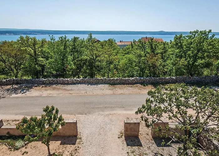 Three-bedroom In Apartament *