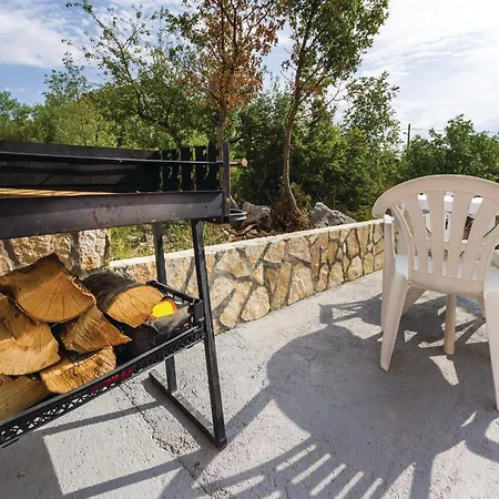 3 Bedroom Cozy In * Maslenica