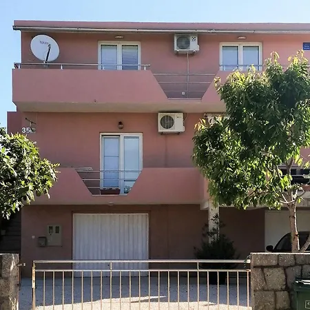 3 Bedroom Cozy In *