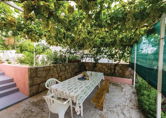 Apartamento Three-bedroom In *