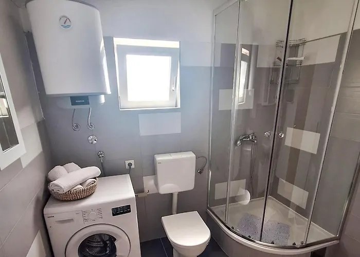 Appartement Three-bedroom In *